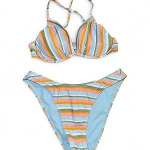 Wild Fable multicolored bikini set
Top size M / Bottoms size S.
